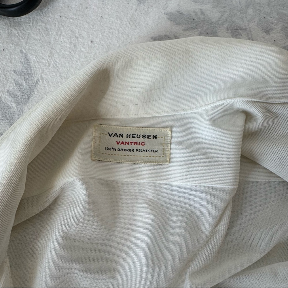 Van Heusen Vantric Button Down - image 5